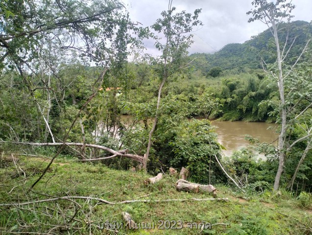 ขายที่ดินผืนงามติดแม่น้ำ เป็น น.ส.3ก. อยู่ในเขตเทศบาลใกล้น้ำตกไทรโยคน้อยและตลาดน้ำตกไทรโยคน้อยมีแหล่งท่องเที่ยวโดยรอบ กาญจนบุรี