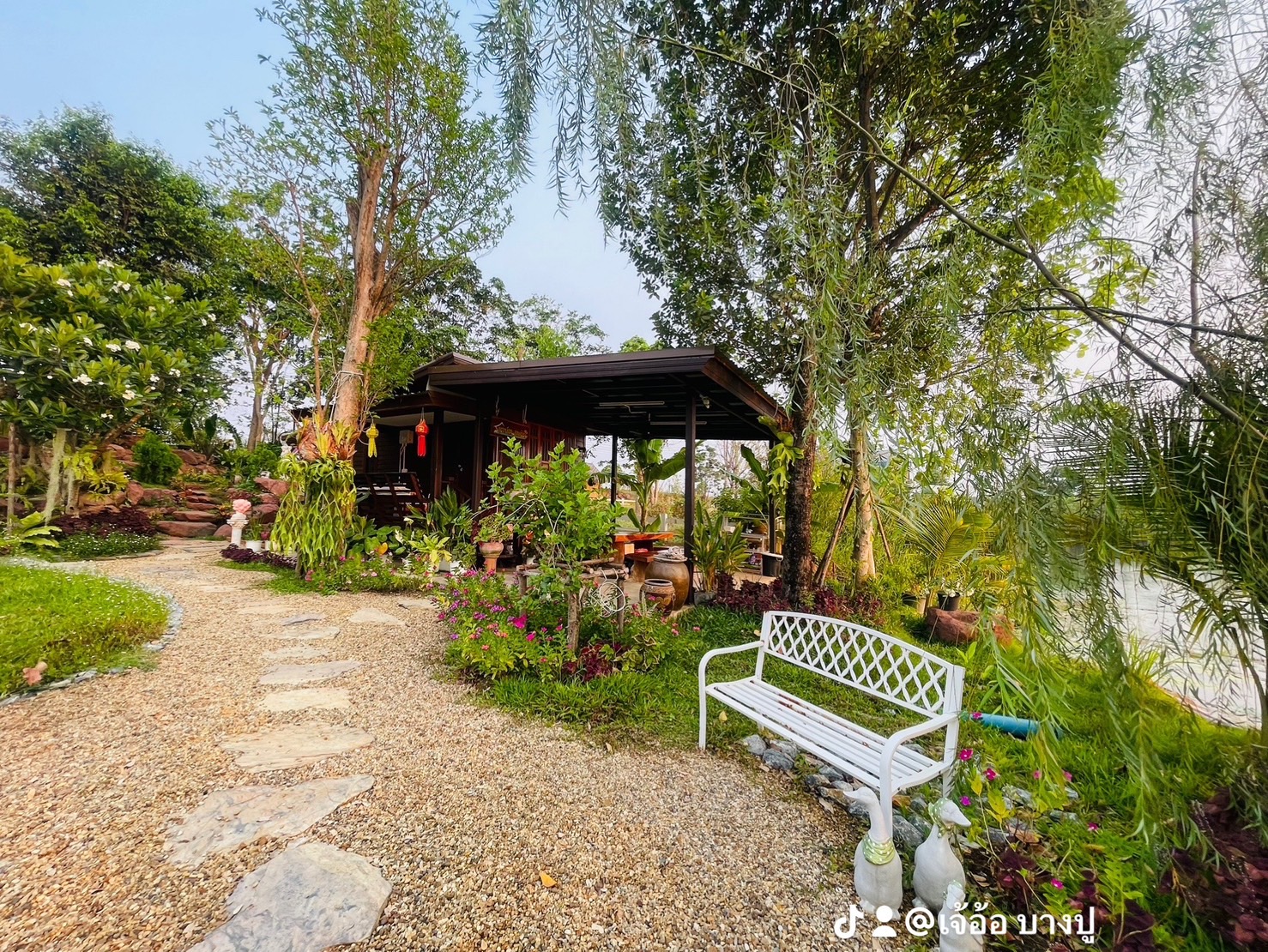 ขายบ้านพร้อมที่ดินริมน้ำวิวร้อยล้าน  เจ้าของขายเอง ลมเย็นสบายไร้มลพิษใกล้ชิดธรรมชาติ นครปฐม