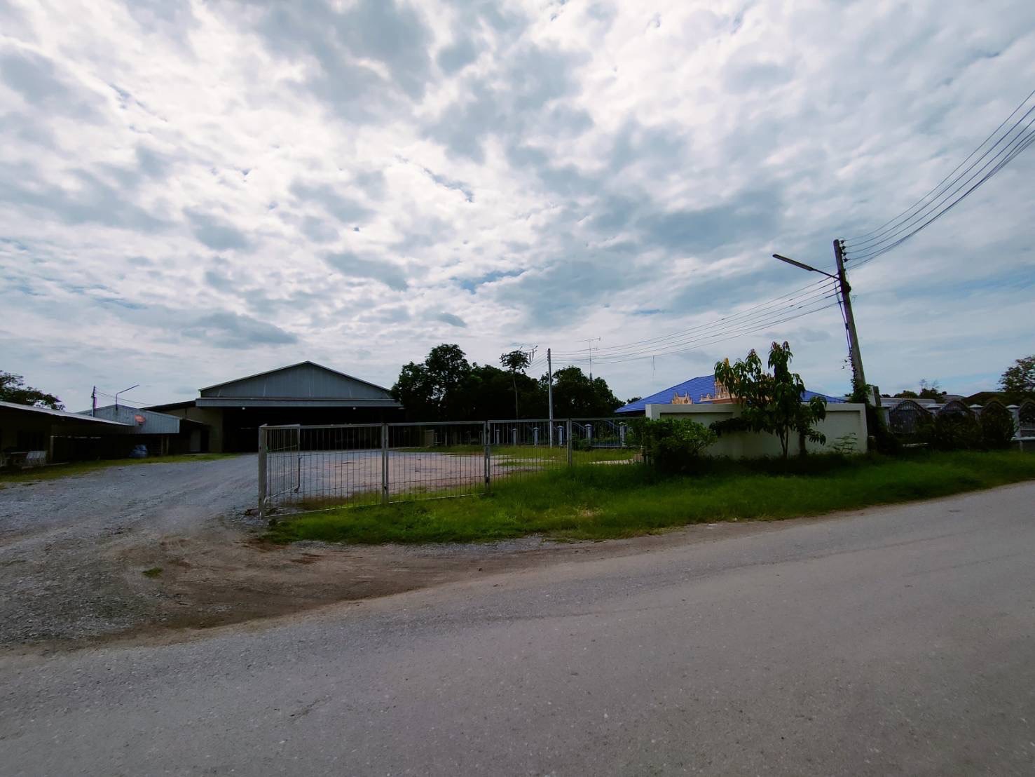 ขายที่ดินพร้อมบ้าน 2ไร่  เจ้าของขายเอง ตำบลหนองปากโลง อำเภอเมืองนครปฐม จังหวัดนครปฐม