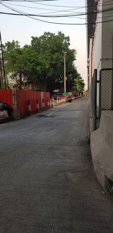 ขายที่ดินทำเลดี  เนื้อที่ 400.4 ตารางวา แขวงวัดท่าพระ เขตบางกอกใหญ่ กรุงเทพมหานคร 