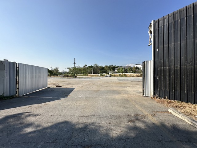 ให้เช่าดินทำเลดี ติดถนนใหญ่ เนื้อที่ 8 ไร่