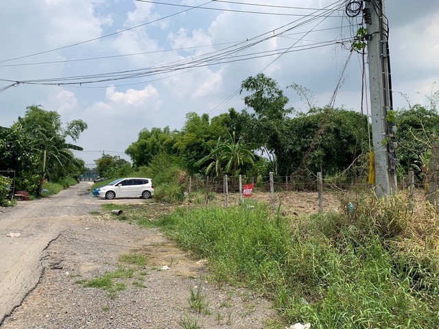 ขายที่ดินทำเลดี  เจ้าของขายเอง ขนาดพื้นที่ 201.4  ตารางวา ซอยหมู่บ้านคันนายาววิลล่า คู้บอน แขวงรามอินทรา เขตคันนายาว กรุงเทพ