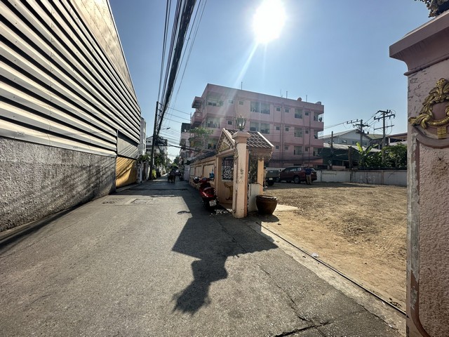 ขายที่ดิน 165 ตารางวา เจ้าของขายเอง สาธุประดิษฐ์ซอย 28 แขวงบางโพงพาง เขตยานนาวา กรุงเทพมหานคร