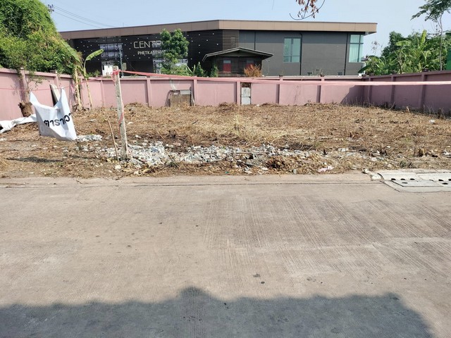 ขายที่ดิน 92  ตารางวา เหมาะสำหรับปลูกบ้าน โกดัง  เขตหนองแขม แขวงหนองแขม กรุงเทพมหานคร