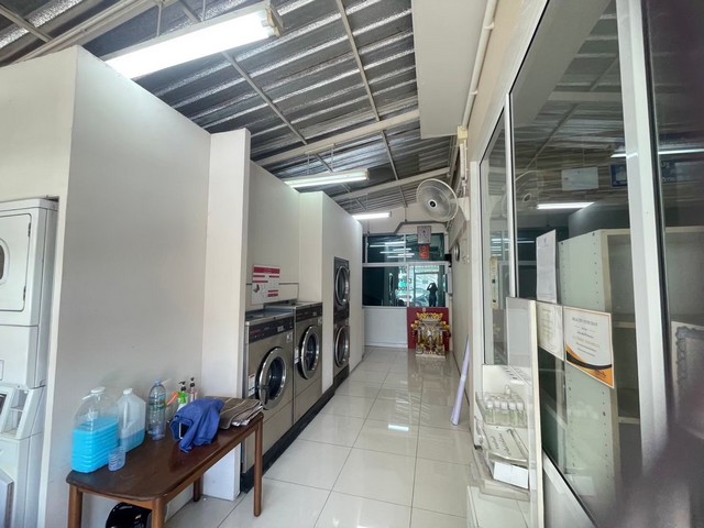 ขายอาคารพานิชย์ 4 ชั้นครึ่ง 2 คูหา ศุภลักษณ์โฮม4 ลำลูกกาคลอง3 ตรงข้ามวัดสายไหม ปทุมธานี