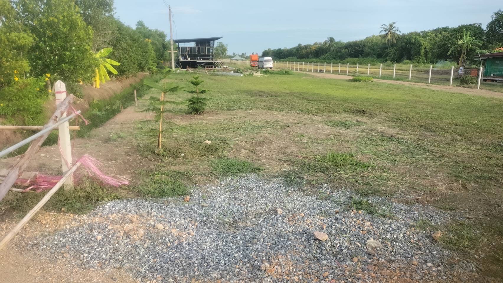 ขายที่ดินพร้อมสิ่งปลูกสร้าง ที่ถมแล้ว น้ำ-ไฟ พร้อม