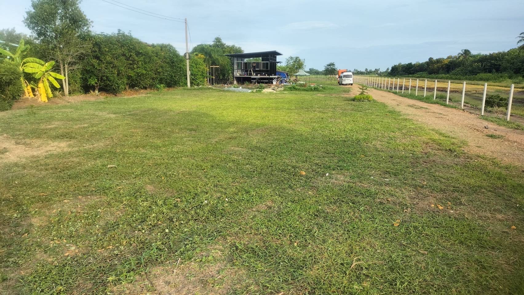 ขายที่ดินพร้อมสิ่งปลูกสร้าง ที่ถมแล้ว น้ำ-ไฟ พร้อม