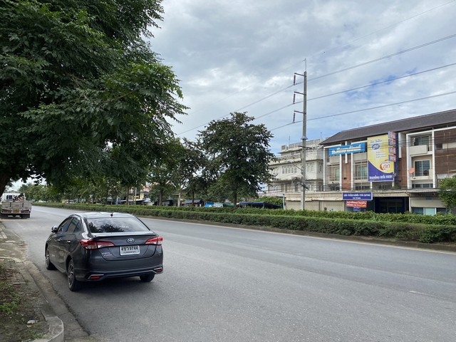  ขายที่ดินทำเลธุรกิจพร้อมสิ่งปลูกสร้าง ตำบลเจริญธรรม อำเภอวิหารแดง จังหวัดสระบุรี  