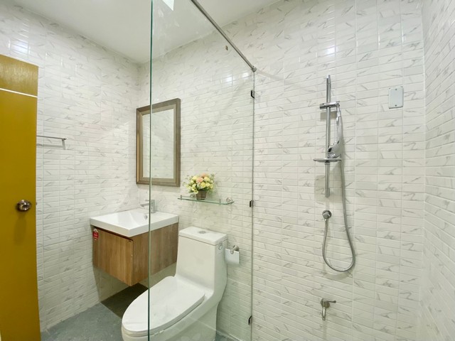 อาคารพาณิชย์ THE LUXX บุษราคัมเทอเรส30  ศาลายา อาคารพาณิชย์ 3 ชั้น