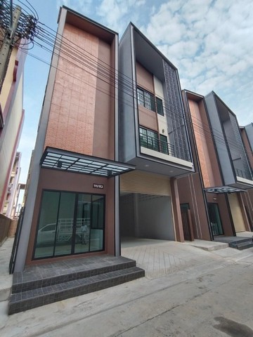 อาคารพาณิชย์ THE LUXX บุษราคัมเทอเรส30  ศาลายา อาคารพาณิชย์ 3 ชั้นนครปฐม 