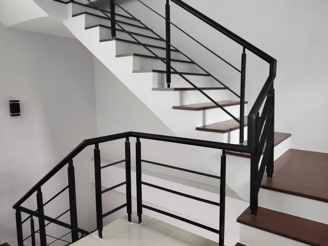 อาคารพาณิชย์ THE LUXX บุษราคัมเทอเรส30  ศาลายา อาคารพาณิชย์ 3 ชั้นนครปฐม 