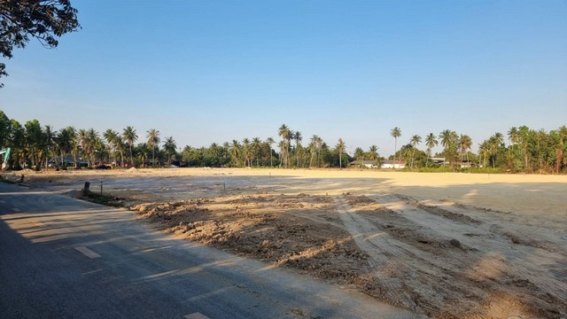 ขายที่ดินทำเลดี 12 ไร่  1 งาน 26 ตารางวา เหมาะสำหรับทำหมู่บ้านจัดสรรค์ เก็งกำไร  ชลบุรี