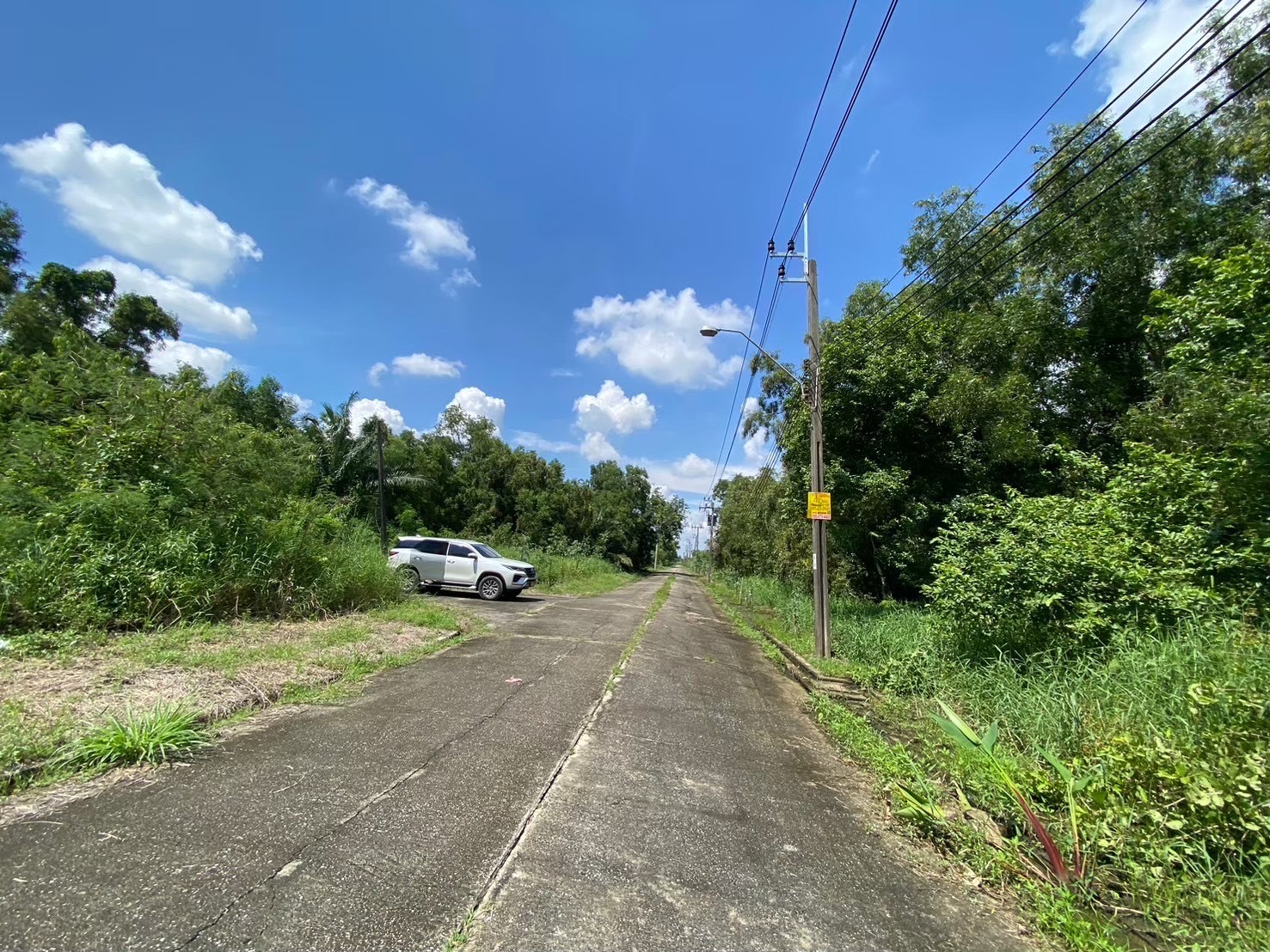 ขายถูก!! ที่ดินหนองจอก 416 ตารางวา หน้าติดถนนคอนกรีต หลังติดคลองสาธารณ