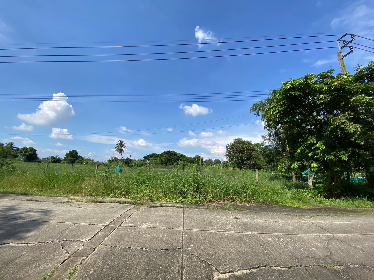 ขายที่ดินติดคลอง 453 ตารางวา ถมแล้ว ติดถนนคอนกรีตสาธารณะ ซอย  สุวินทวงศ์ 51 หนองจอก กรุงเทพมหานคร