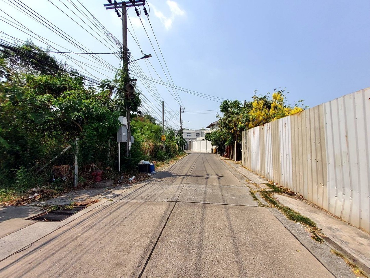 ขายที่ดินดอนเมือง 300 ตารางวา แปลงมุม ถมแล้ว ติดถนนคอนกรีต ซอย สรงประภา 24 กรุงเทพมหานคร