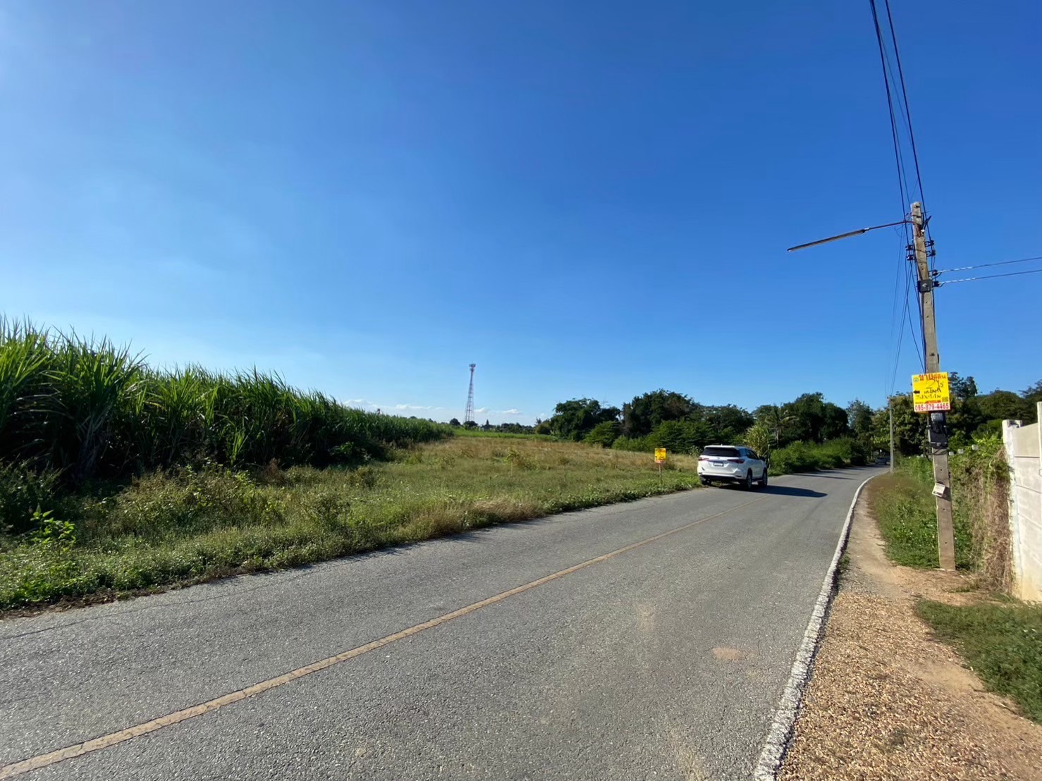 ขายด่วน ที่ดินหนองงูเหลือม 2 ไร่ ติดถนนลาดยางสาธารณะ มีไฟฟ้า+ประปา  เมืองนครปฐม