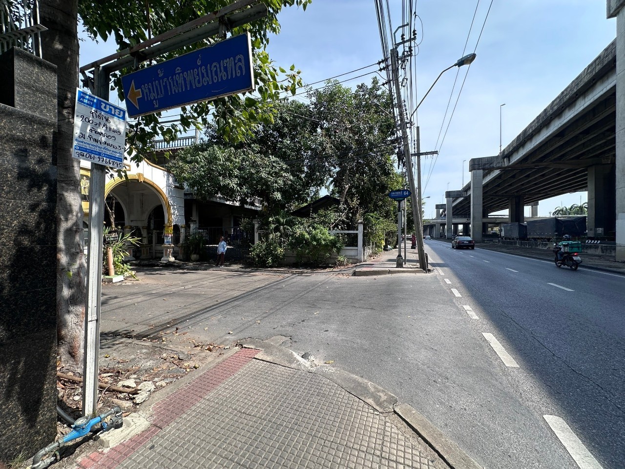 ขายที่ดินติดคลอง 331 ตารางวา ติดถนนคอนกรีตสาธารณะ ถมแล้ว ซอยศาลาธรรมสพน์ 13  เขตตลิ่งชัน กทม.