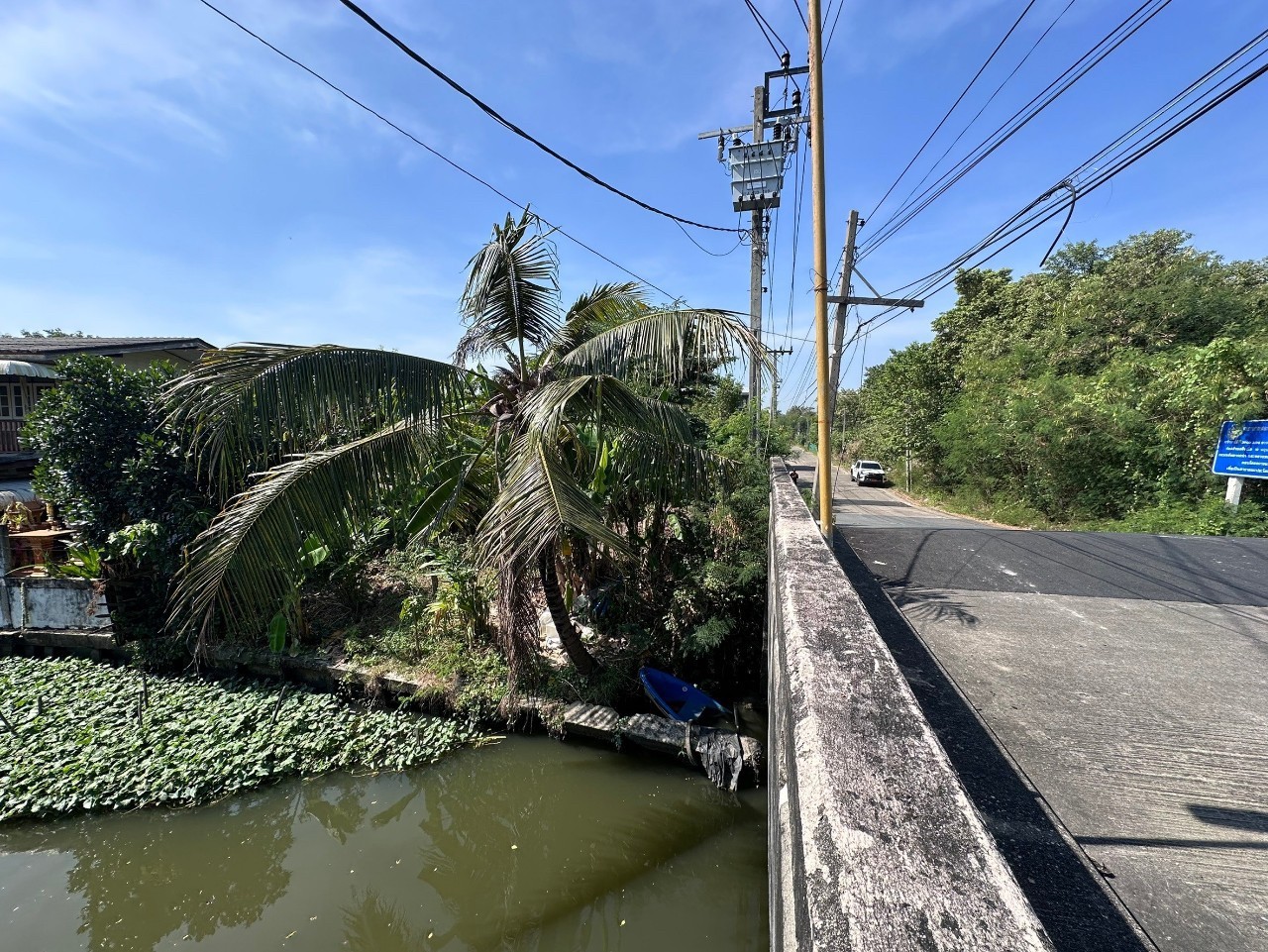 ขายที่ดินติดคลอง 331 ตารางวา ติดถนนคอนกรีตสาธารณะ ถมแล้ว ซอยศาลาธรรมสพน์ 13  เขตตลิ่งชัน กทม.