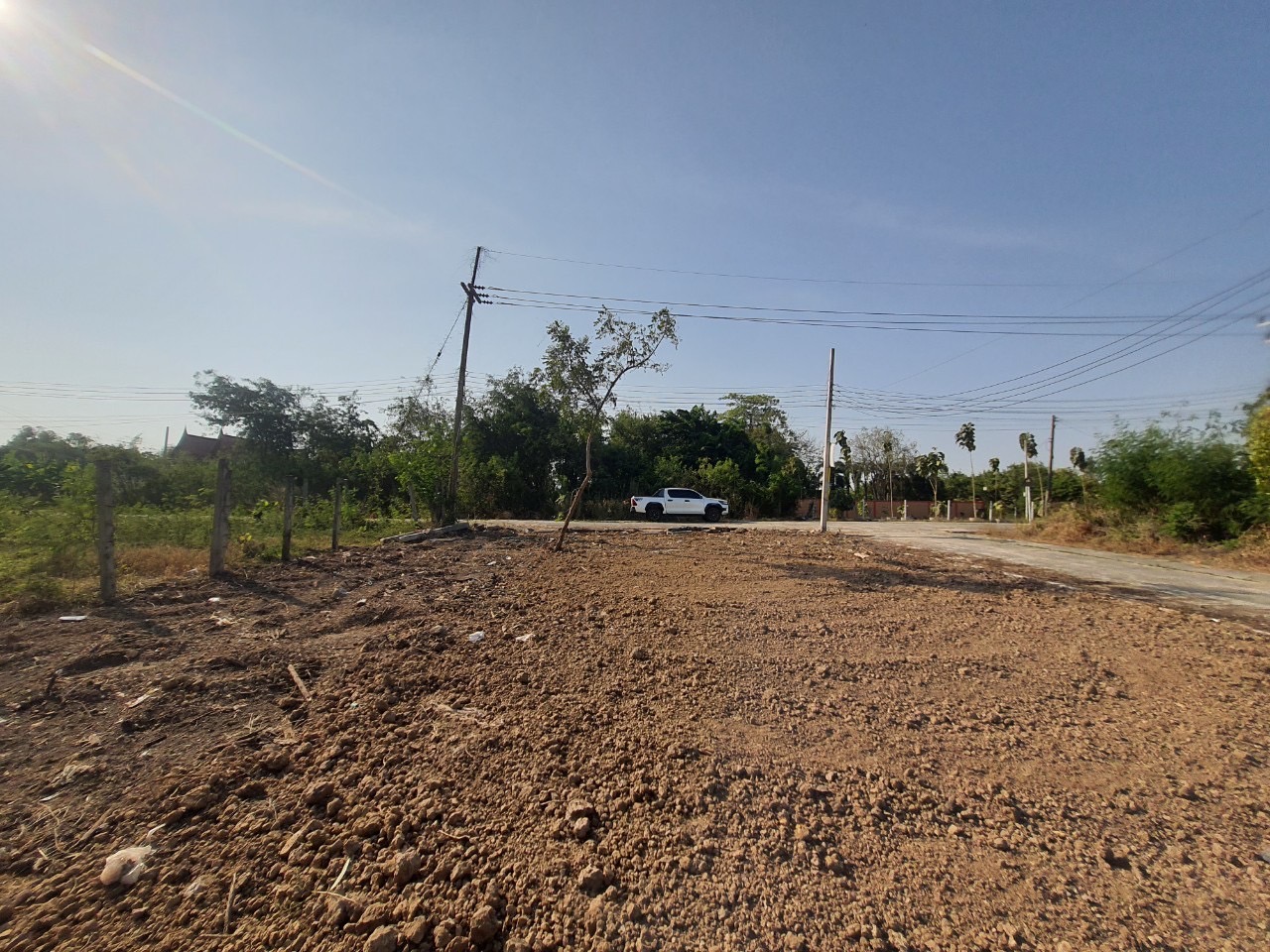 ขายถูก ที่ดินแปลงมุม 81 ตารางวา ถมแล้ว ติดถนนคอนกรีตสาธารณะ ซอย สี่ไชยทอง 12 อ.ลาดหลุมแก้ว จ.ปทุมธานี