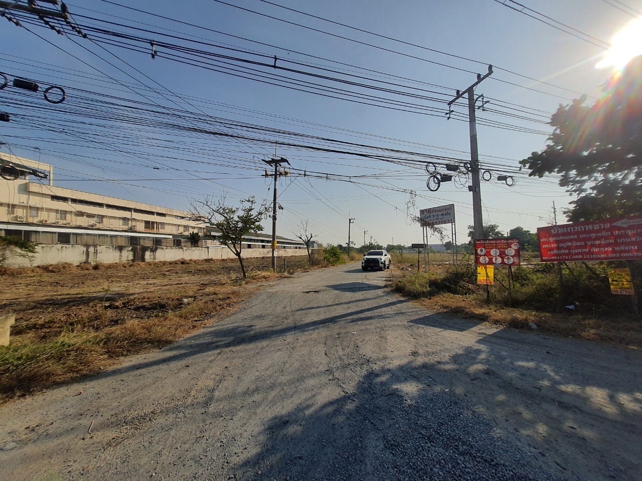 ขายถูก ที่ดินแปลงมุม 81 ตารางวา ถมแล้ว ติดถนนคอนกรีตสาธารณะ ซอย สี่ไชยทอง 12 อ.ลาดหลุมแก้ว จ.ปทุมธานี