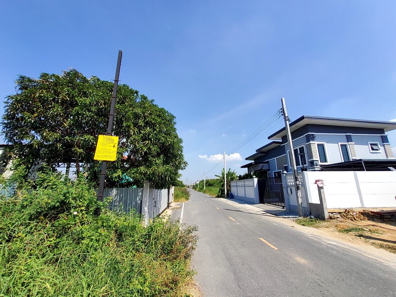 ขายดินถนนบางกรวย-ไทรน้อย 98 ตารางวา(แบ่งได้) ติดถนนลาดยางสาธารณะ 2 ด้าน ซอย เทพประทาน 1 จ,นนทบุรี