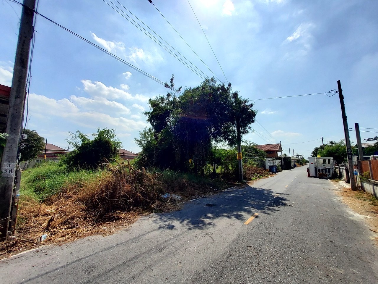 ขายดินถนนบางกรวย-ไทรน้อย 98 ตารางวา(แบ่งได้) ติดถนนลาดยางสาธารณะ 2 ด้าน ซอย เทพประทาน 1 จ,นนทบุรี