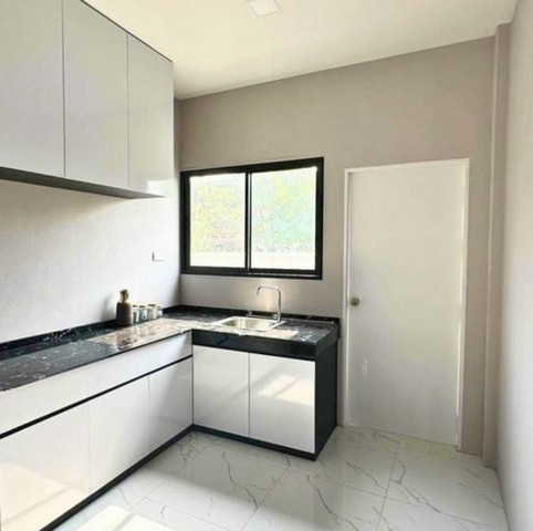 บ้านทาวน์โฮม ผนังไม่ติดกัน 2 ชั้น สไตล์บ้านเดี่ยว  ปทุมธานี