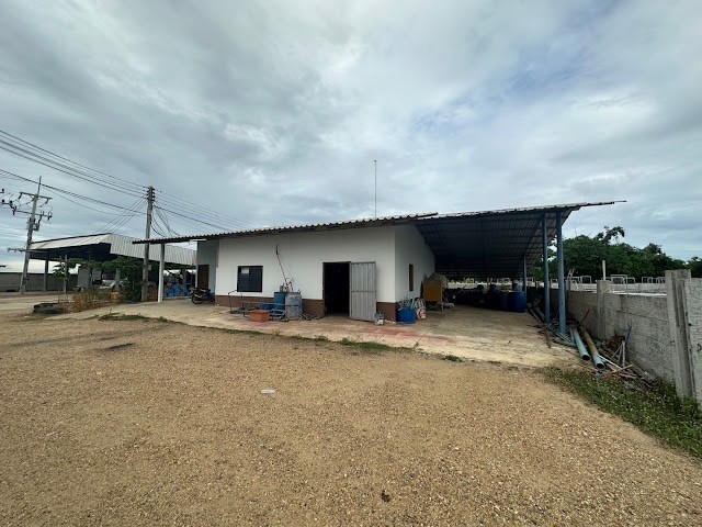 ขายที่ดินพร้อมสิ่งปลูกสร้าง  84 ไร่ 0 งาน 73 ตารางวา  ตำบลทุ่งลูกนก อำเภอกำแพงแสน จังหวัดนครปฐม 