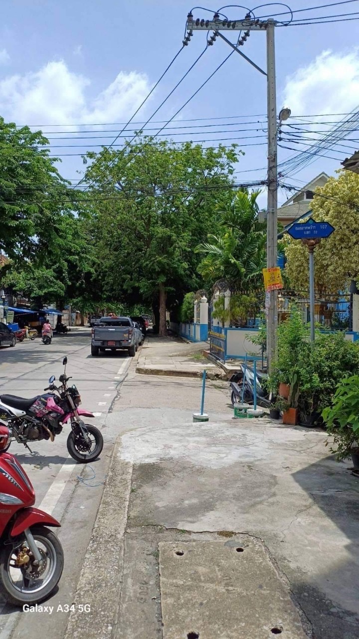 ขายที่ดินลาดพร้าว 89 ตารางวา แปลงริม ถมแล้วทั้งแปลง ติดถนนคอนกรีต ซอย ลาดพร้าว 107 แยก 32 เขตบางกะปิ กทม