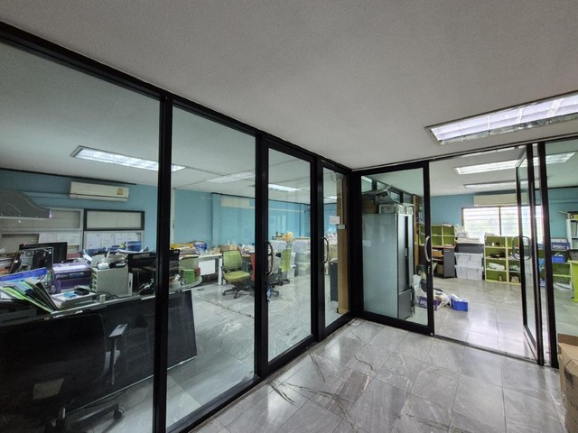 ขายอาคารพาณิชย์ 4 ชั้น 2 คูหา ทำเลดี การเดินทางสะดวกติดถนนพัฒนาการ สถานีหัวหมาก กทม