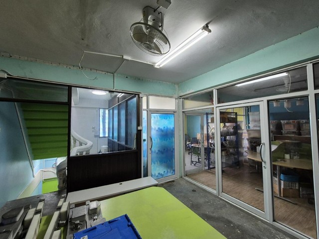 ขายอาคารพาณิชย์ 4 ชั้น 2 คูหา ทำเลดี การเดินทางสะดวกติดถนนพัฒนาการ สถานีหัวหมาก กทม