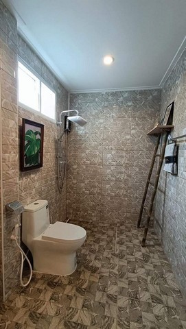 ขายบ้านพักตากอากาศ พร้อมสนามหญ้าต้นไม้ร่มรื่นบรรยากาศเงียบสงบ เหมาะสำหรับ อยู่อาศัยพักตากอากาศ หรือปรับเป็นโฮมสเตย์ เชียงใหม่