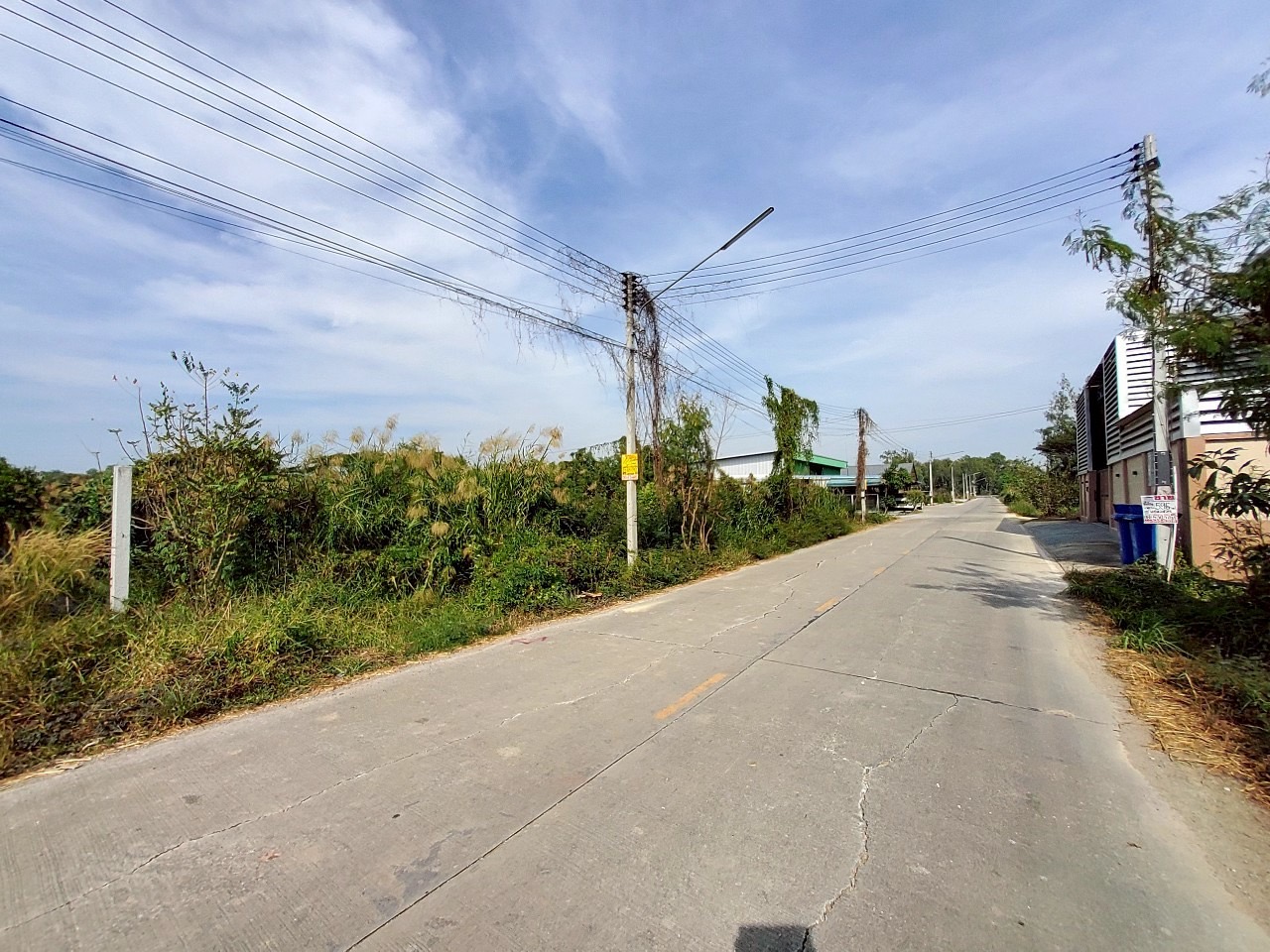 ขายด่วน ที่ดินคลองโยง 433 ตารางวา แปลงมุม ติดถนนคอนกรีตสาธารณะ  อ.พุทธมณฑล จ.นครปฐม