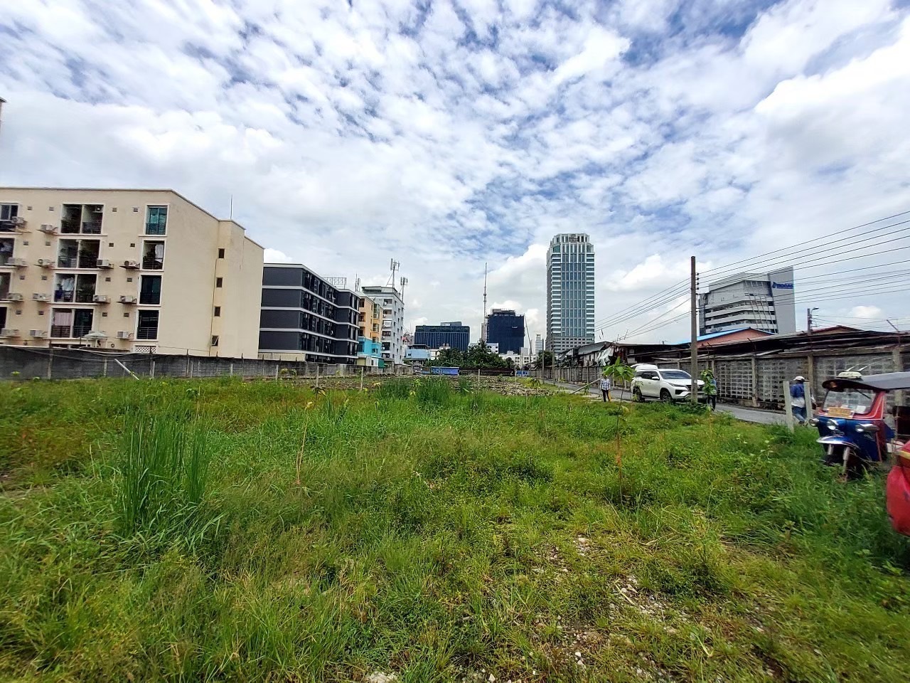 ขายที่ดินทำเลทองธุรกิจ 361 ตารางวา ถมแล้วทั้งแปลง ซอยอินทามระ 29 แยก 3  เขตพญาไท กทม