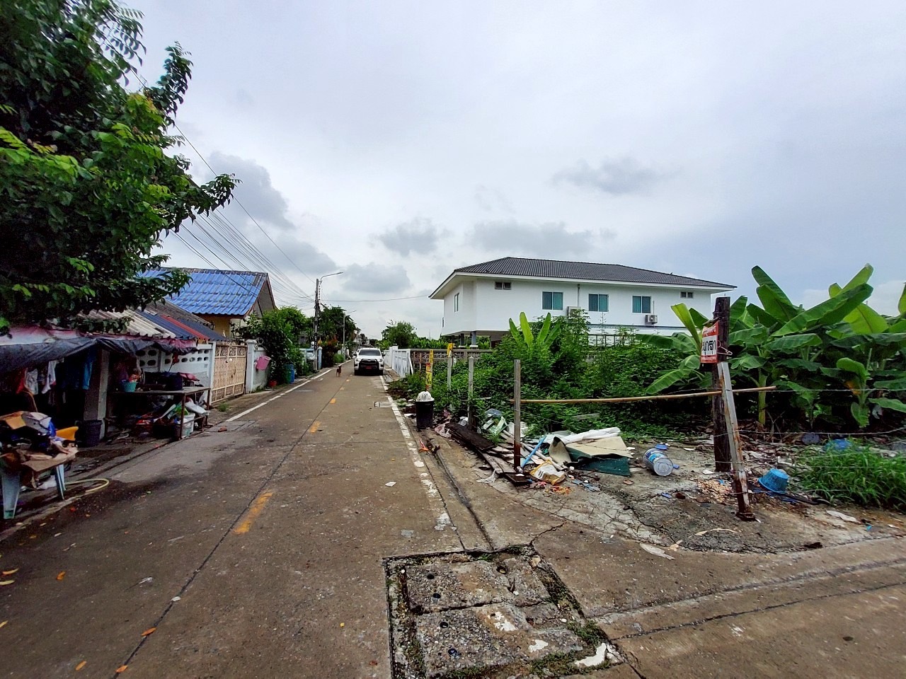 ขายถูก ที่ดินใกล้รถไฟฟ้าสายสีม่วง 103 ตารางวา แปลงมุม  ติดถนนคอนกรีตสาธารณะ ซอยวัดไผ่เหลือง อ.บางบัวทอง จ.นนทบุรี