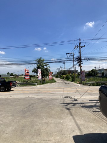 ขายที่ดินเปล่า 3 แปลงติดกัน ทำเลดี เหมาะทำเป็นที่พักอาศัย ซอยเป็นถนนคอนกรีตกว้าง รถเข้าออกได้สะดวก