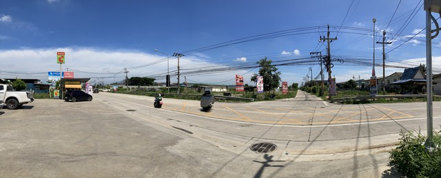 ขายที่ดินเปล่า 3 แปลงติดกัน ทำเลดี เหมาะทำเป็นที่พักอาศัย ซอยเป็นถนนคอนกรีตกว้าง รถเข้าออกได้สะดวก