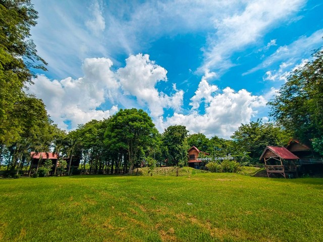 ขายที่ดินพร้อมสิ่งปลูกสร้าง บนเนื้อที่ 18 ไร่ 2 งาน 19 ตารางวา