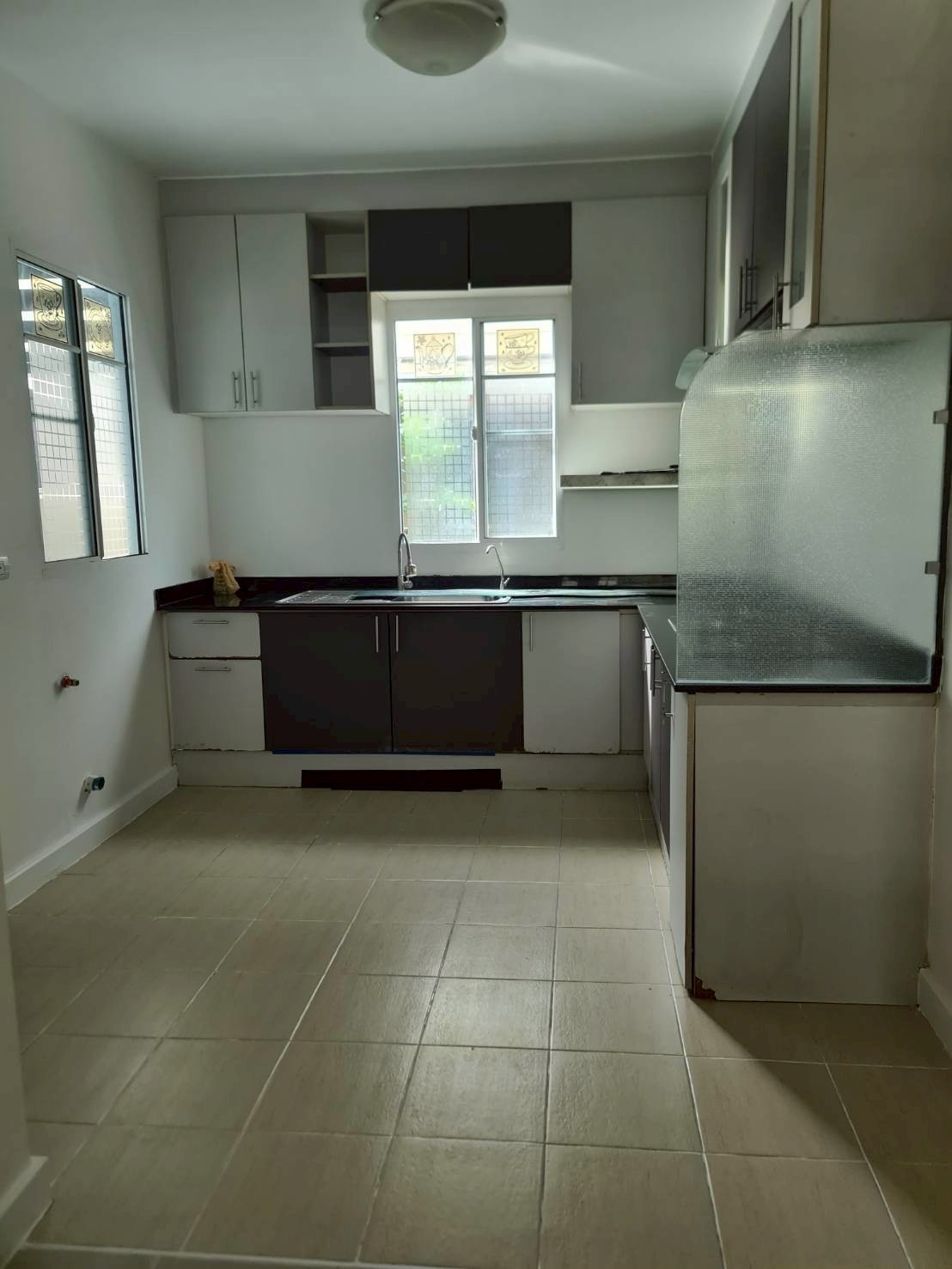 ขายบ้านเดี่ยวหมู่บ้านภัสสรเพรสทิส เฉลิมพระเกียรติ ร. 9 แขวงประเวศ เขตประเวศ กรุงเทพมหานคร