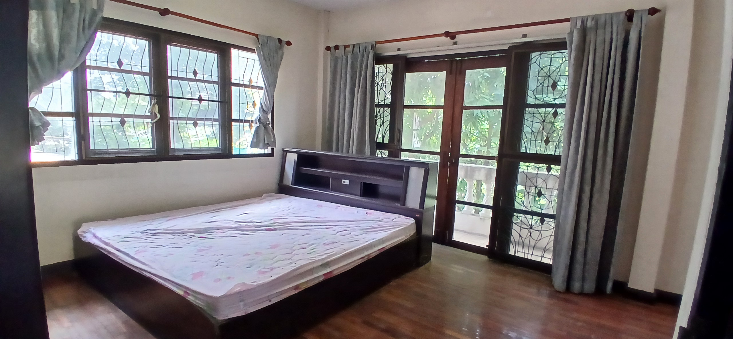 ขายบ้านเดี่ยวใกล้สนามบินดอนเมืองเพียง 10 นาที หน้ากว้างหลังมุม 48 ตร.วา หมู่บ้านพูลศรี