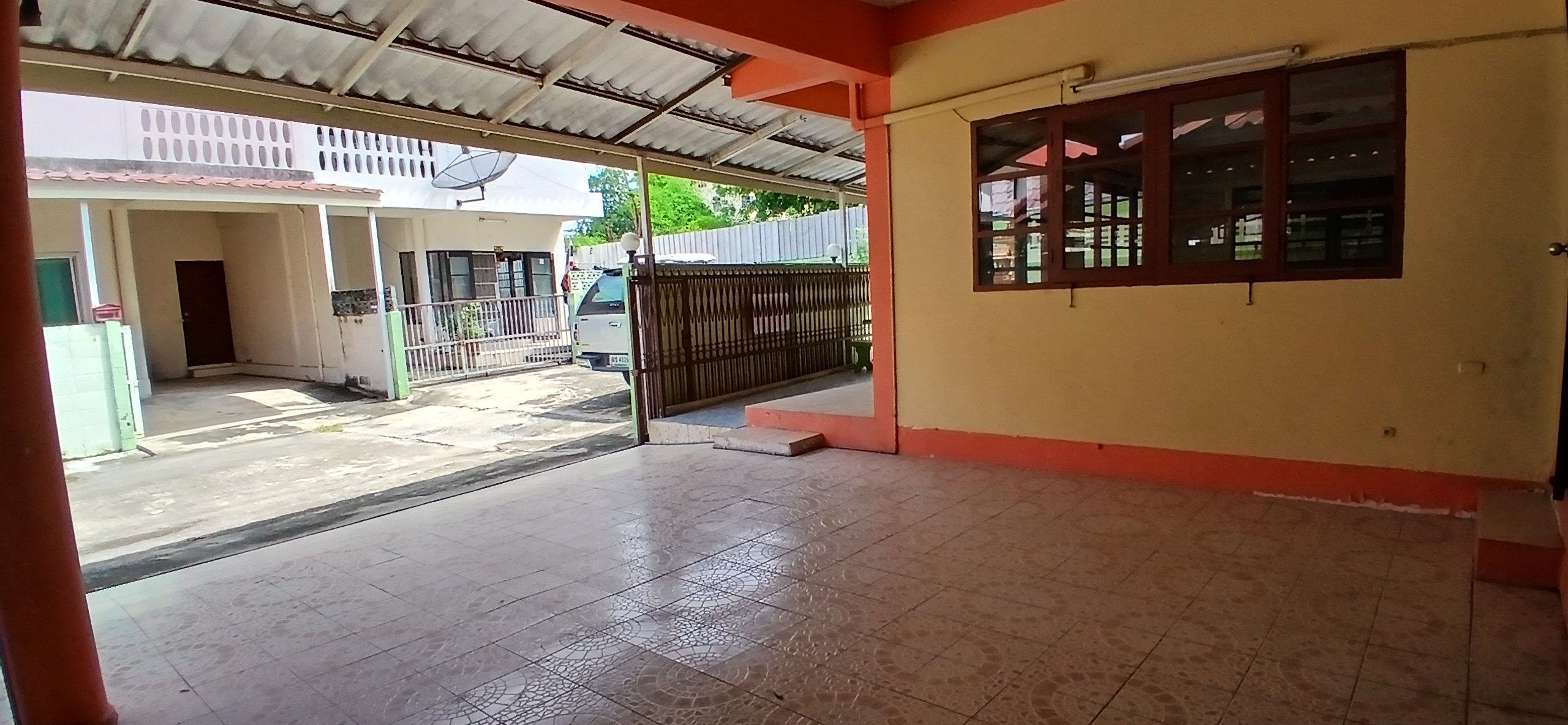 ขายบ้านเดี่ยวใกล้สนามบินดอนเมืองเพียง 10 นาที หน้ากว้างหลังมุม 48 ตร.วา หมู่บ้านพูลศรี