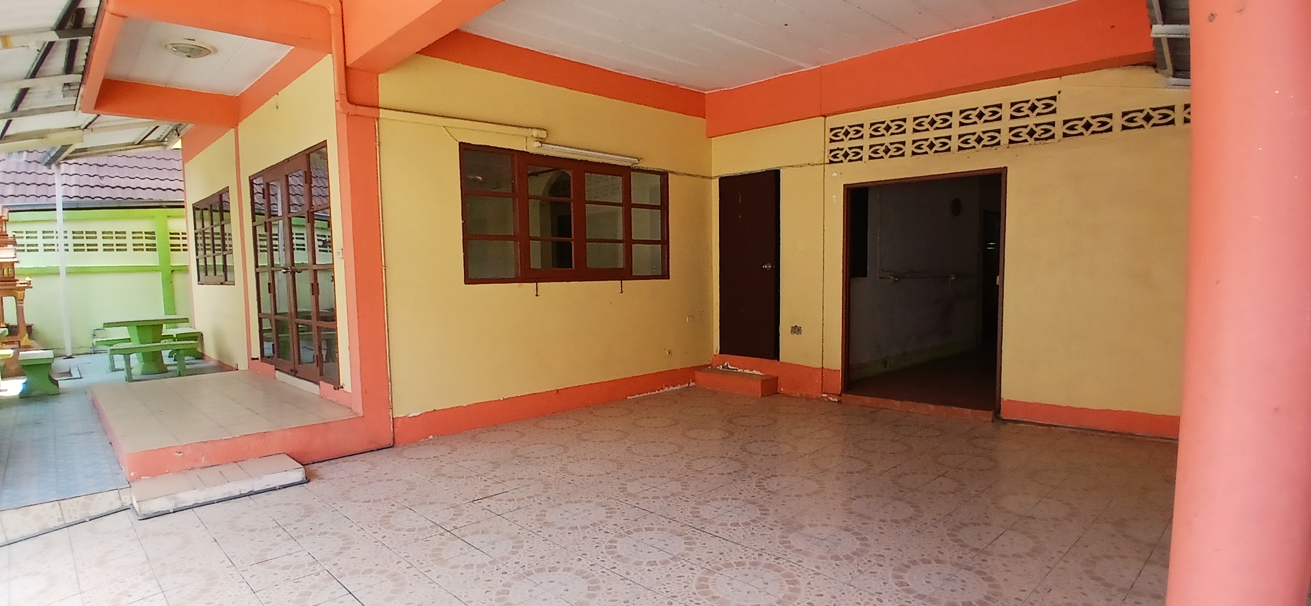 ขายบ้านเดี่ยวใกล้สนามบินดอนเมืองเพียง 10 นาที หน้ากว้างหลังมุม 48 ตร.วา หมู่บ้านพูลศรี