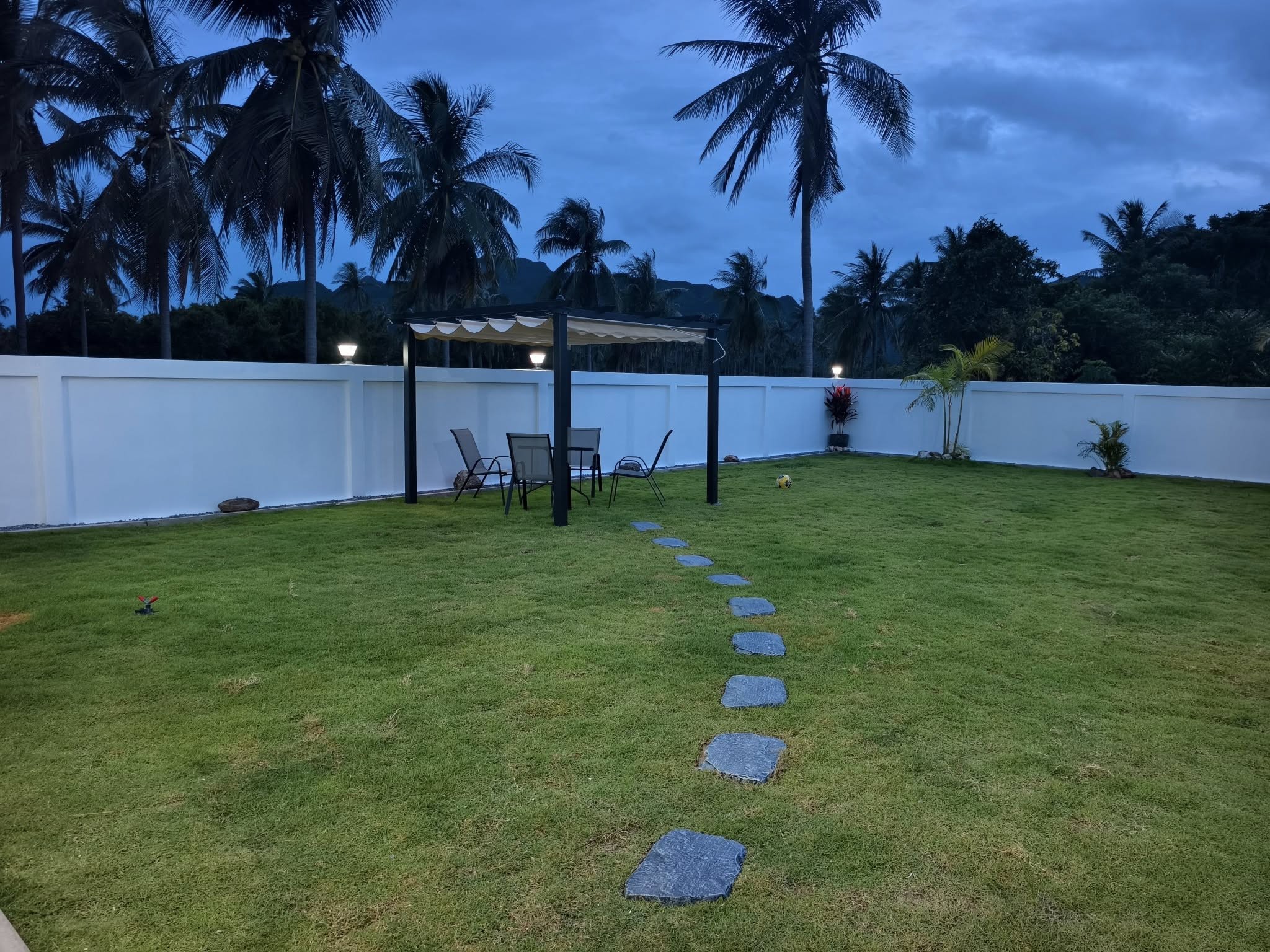 ขายบ้านสวยทรงโมเดิร์นสร้างบน ต.สามร้อยยอด อ.สามร้อยยอด จ.ประจวบคีรีขันธ์