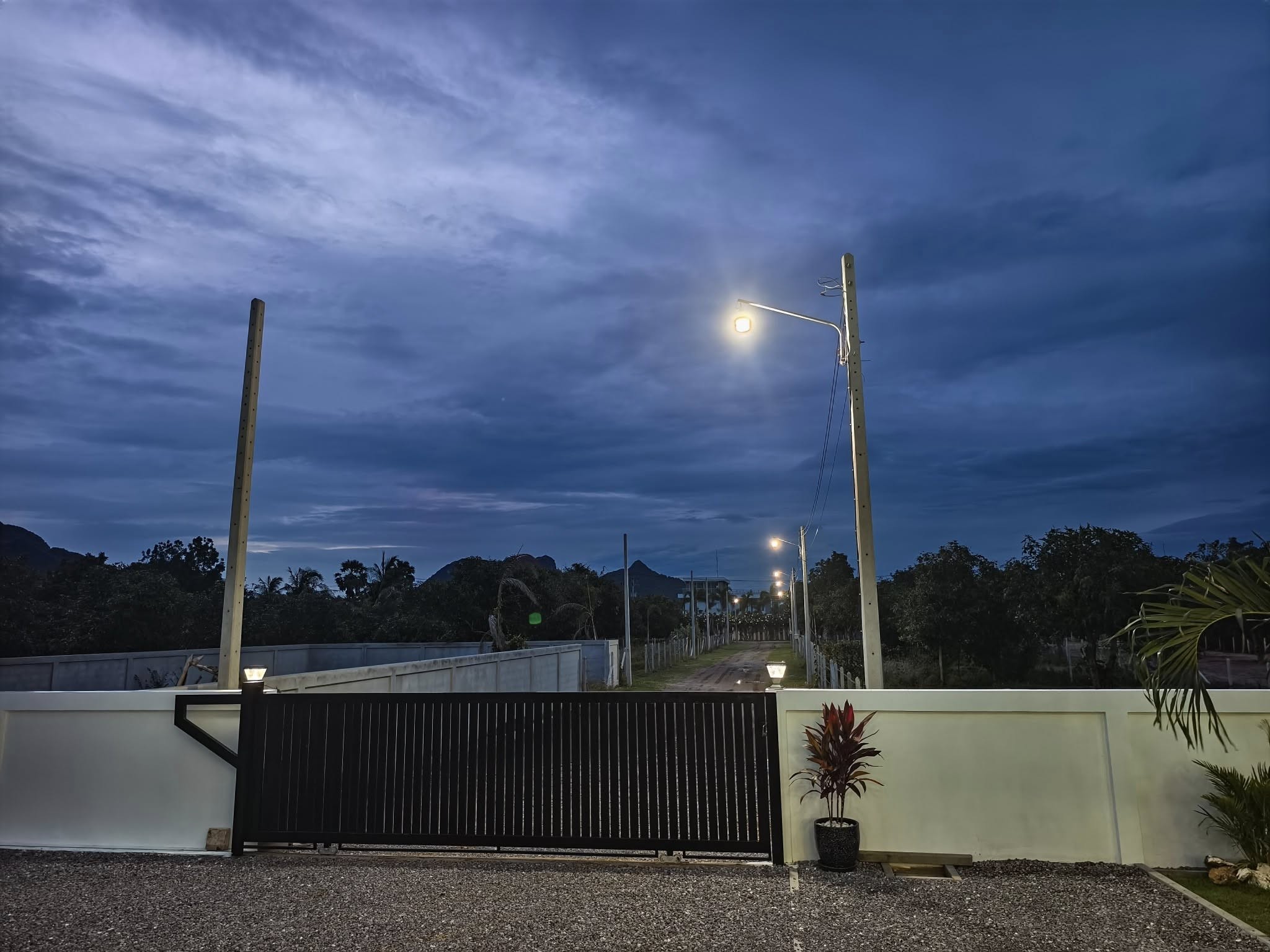 ขายบ้านสวยทรงโมเดิร์นสร้างบน ต.สามร้อยยอด อ.สามร้อยยอด จ.ประจวบคีรีขันธ์