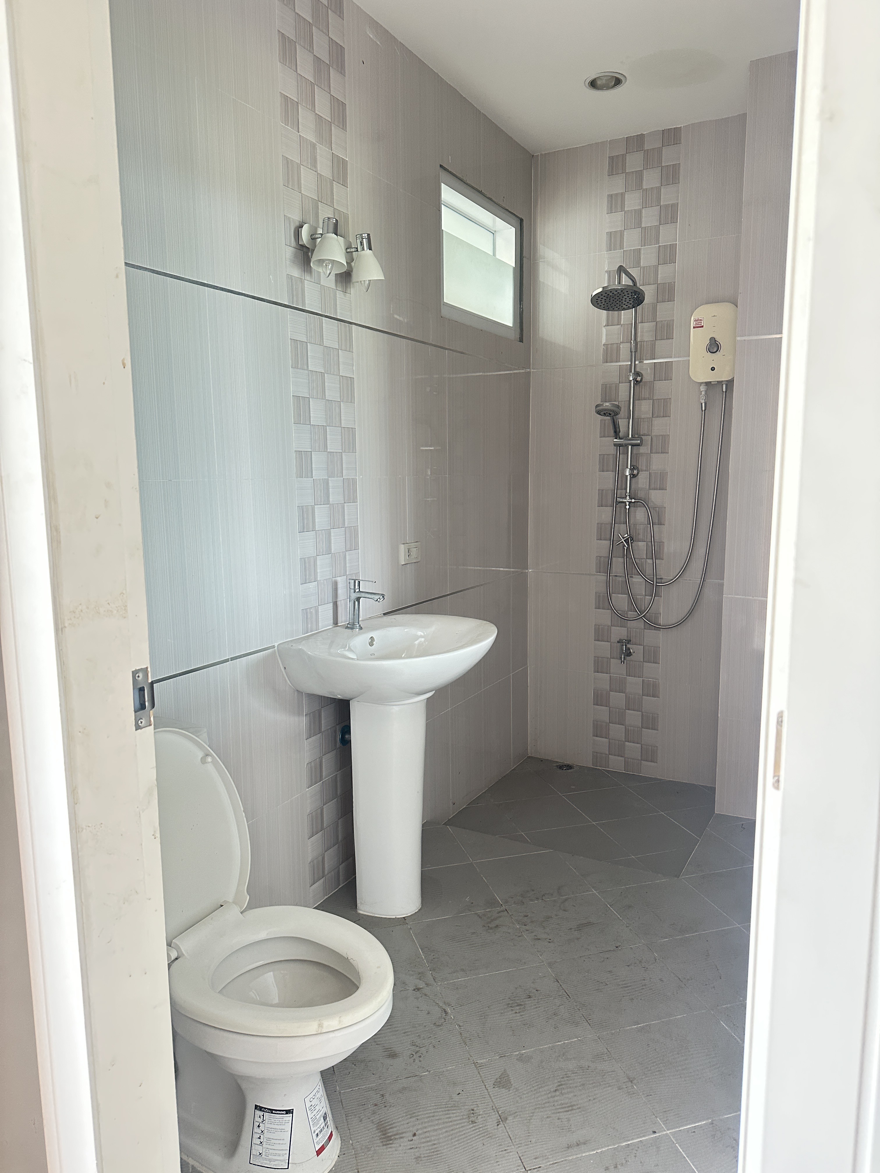 ขายอาคารพาณิชย์ 3 ชั้น 25 ตรว. ตำบล นาท่ามเหนือ อำเภอเมืองตรัง จังหวัดตรัง 