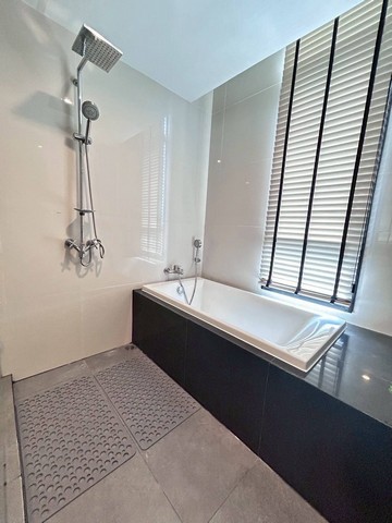 บ้านหรูหลังมุม สไตล์ฝรั่งเศส ใจกลางย่าน New CBD