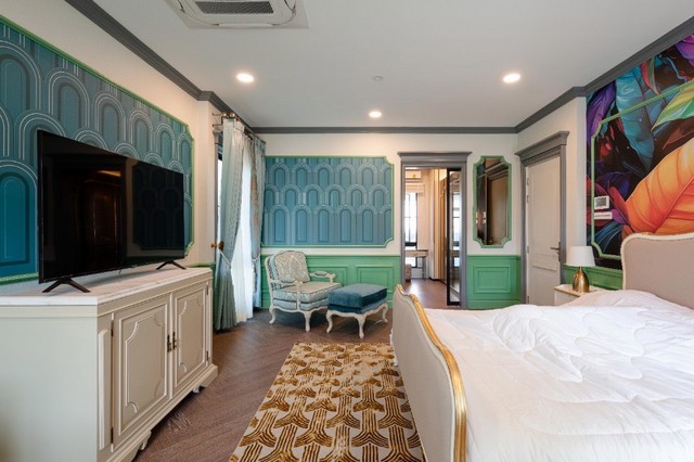 บ้านหรูหลังมุม สไตล์ฝรั่งเศส ใจกลางย่าน New 