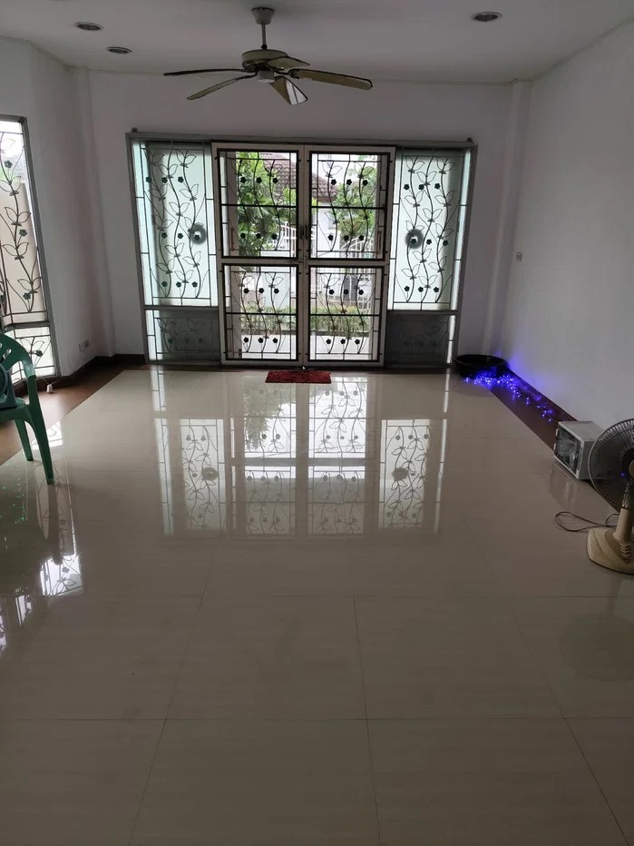 ขายบ้านเดี่ยว 2 ชั้น 89 ตารางวา ทำเลดีมาก หลังริม ถนนเมน อ.เมือง นนทบุรี