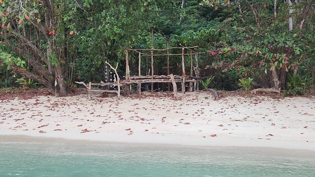 ขายที่ดินเกาะโหลน 20 ไร่ เหมาะสำหรับ โรงแรม วิลล่า ร้านอาหารตำบลราไวย์ อำเภอเมืองภูเก็ต  จังหวัดภูเก็ต