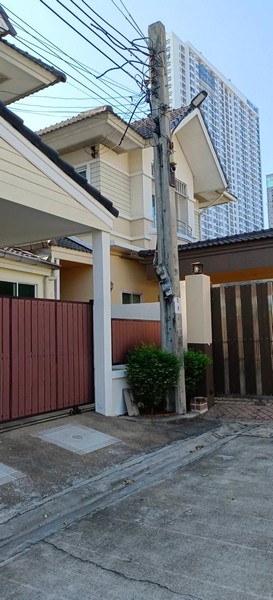 ขายบ้านเดี่ยว 2 ชั้น 3 ห้องนอน 3 ห้องน้ำ ครัวต่อเติมเรียบร้อย หมู่บ้านสวนจันทิมา2 ถ.รัตนาธิเบศ นนทบุรี